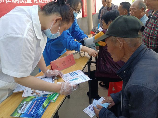 【四送四進(jìn)四提升】肥城市衛(wèi)健系統(tǒng)開展‘世界高血壓日’健康知識宣傳義診活動(dòng) 營養(yǎng)健康咨詢進(jìn)社區(qū)